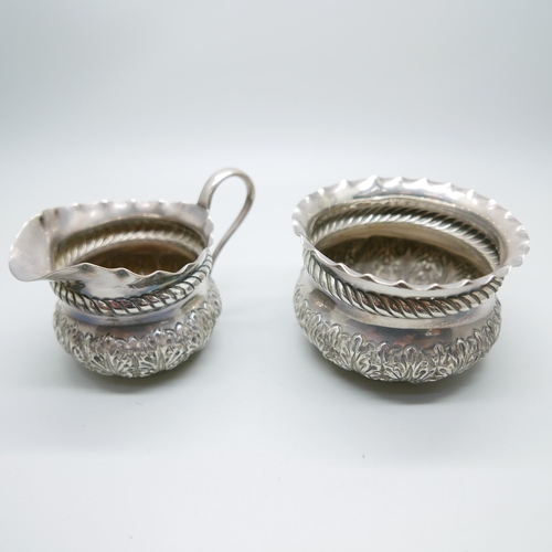 859 - An embossed silver jug and bowl, London 1900 and 1901, Josiah Williams & Co., 126.8g