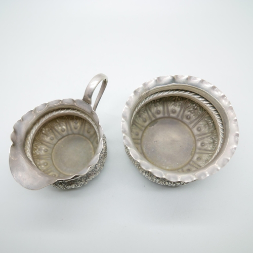 859 - An embossed silver jug and bowl, London 1900 and 1901, Josiah Williams & Co., 126.8g