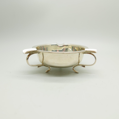 865 - A silver Art Nouveau style ashtray, 57.4g