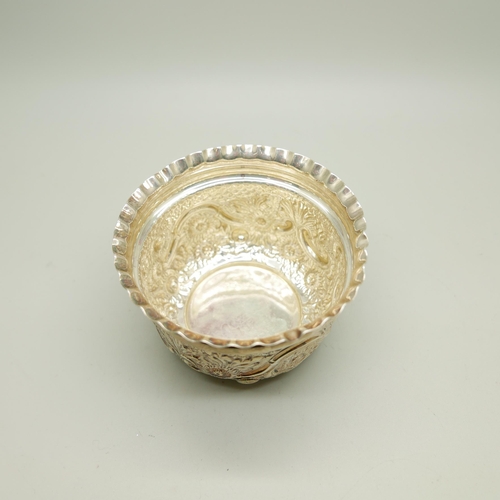 866 - A Victorian silver bowl, 66g