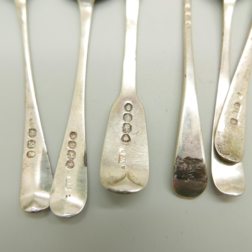 916 - A collection of silver mustard spoons, 115g