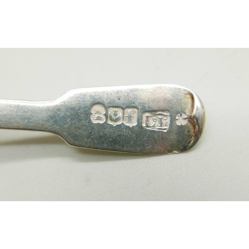 924 - A Scottish George III silver caddy spoon, Edinburgh 1811