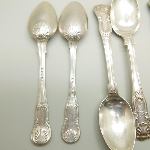 927 - Three silver Kings pattern spoons, London 1825, and three similar silver spoons, 196g