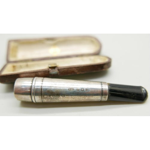 947 - A silver cheroot holder with extendable stem, cased