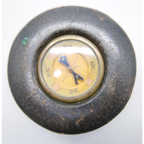 962 - A Negretti & Zambra pocket barometer with compass in the case back, lacking loop, case a/f