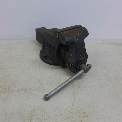 2002 - A Sealey 100  (4”) engineer's bench vice