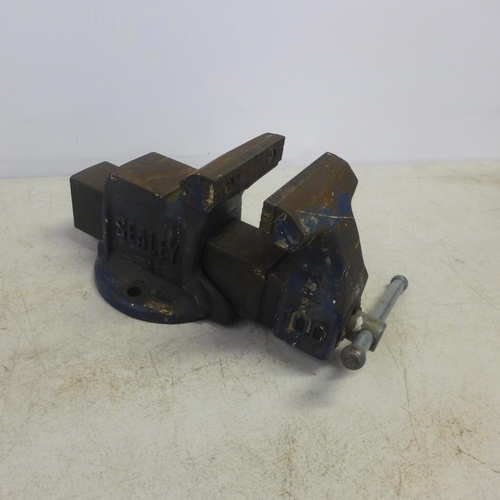 2002 - A Sealey 100  (4”) engineer's bench vice