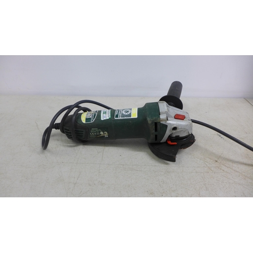 2010 - A cased Performance Power Pro 135w rotary tool, a Hitachi DV 18DVC 18v cordless drill with battery a... 