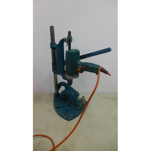 2019 - A quantity of various Black and Decker power tools including a D962 super hedge trimmer attachment, ... 