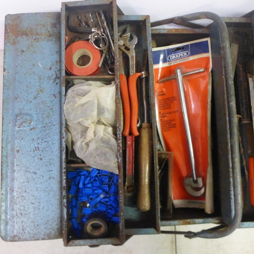 2020 - A metal cantilever tool box with assorted hand tools including drill bits, spanners, basin wrench, m... 