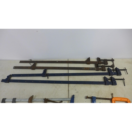 2027 - 7 Assorted G-clamps with one F-clamp and 4 sash clamps