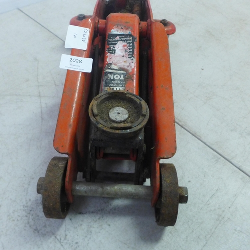 2028 - A King 1.5 tonne (1050LX) trolley jack