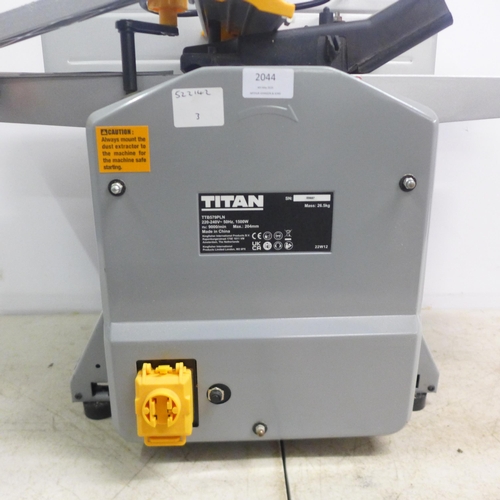 2044 - A Titan TTB579PLN 1500w 220/240v planer/thicknesser