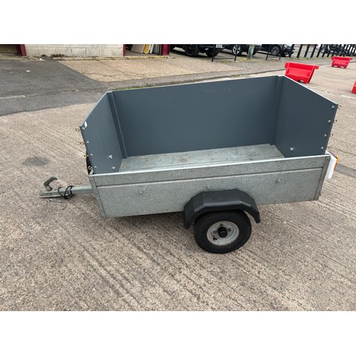 2399 - A Caddy trailer 59 x 34