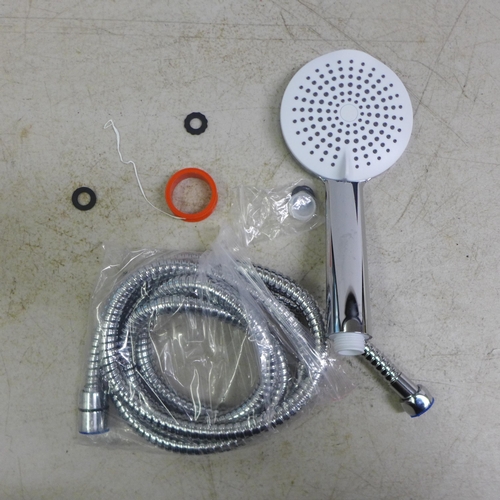 2069 - Nine Dothnix shower head and hose sets