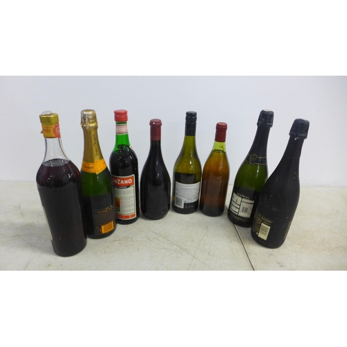 2079 - 8 assorted bottles of wine and spirits including; Veuve Clicquot Ponsardin Brut Champagne, Hardys Vo... 