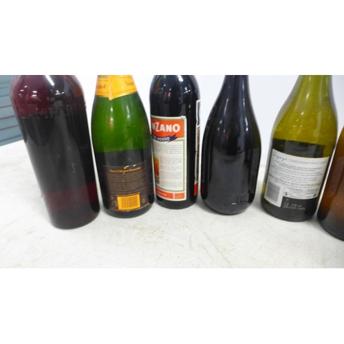 2079 - 8 assorted bottles of wine and spirits including; Veuve Clicquot Ponsardin Brut Champagne, Hardys Vo... 