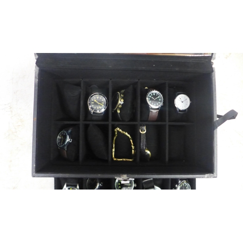 2105 - A display box containing gentleman's wristwatches (20 per box)