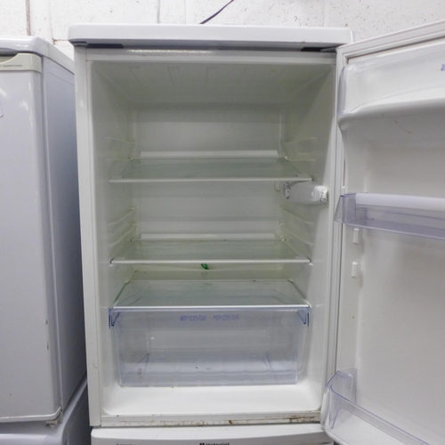 2146 - A Zanussi ZRG716CW under counter fridge