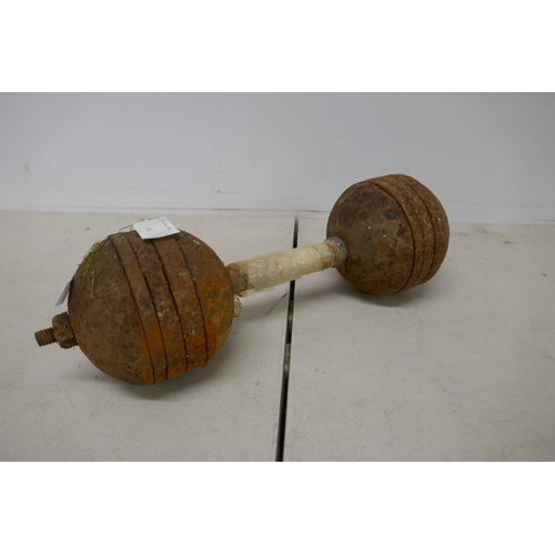 2345 - A vintage cast iron dumbbell weight