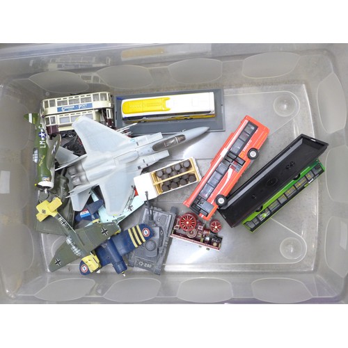 1256 - Three boxes of plastic model boat kits and a collection of die-cast model planes and buses **PLEASE ... 