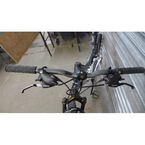 2165 - A Decathlon Rockrider 6.2 aluminium framed full suspension mountain bike. *Police repossession