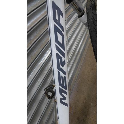 2167 - A men's Merida Crossway 20 52cm aluminium framed front suspension hardtail mountain bike