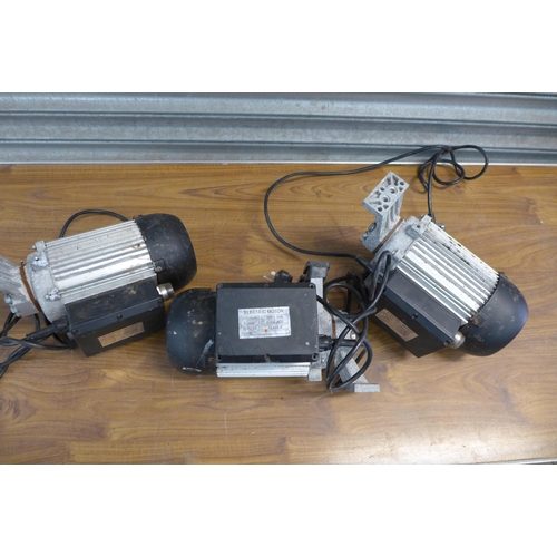 2285 - Three electric single phase log splitter motors - 230v/50 Hz 8.5 amp 2 Hp/1.5 kw 2820 rpm