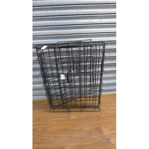 2325 - A folding metal pet cage