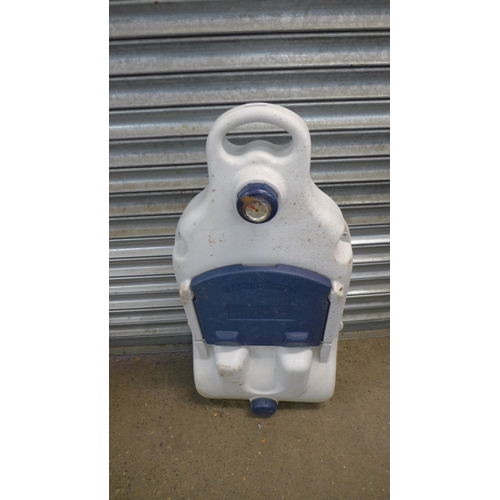 2332 - A 40 ltr Aquaroll and a Pyramid Products waste hog