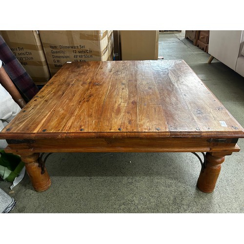 1526 - An Indian hardwood coffee table