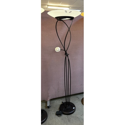 1534 - Bronze effect floor lamp