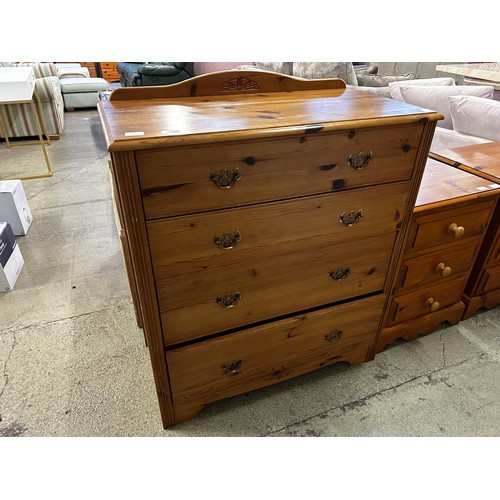 1556 - A pine chest of four drawers