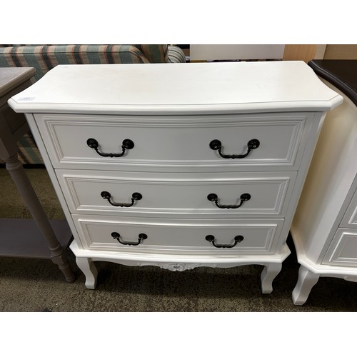 1603 - A white three drawer chest