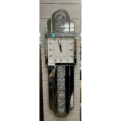 1372 - A crushed diamond mirror pendulum wall clock