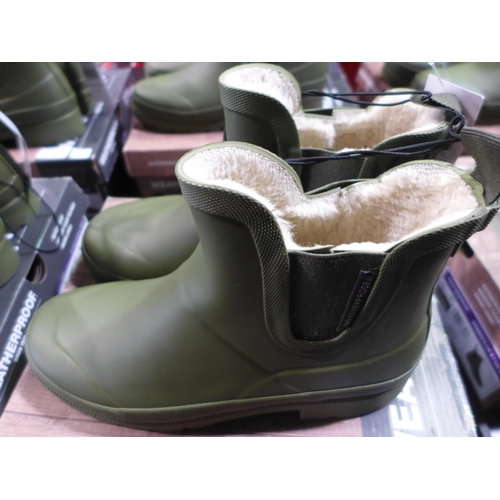 3052 - Pair of women's weatherproof olive green ankle boots/wellies - UK size 6 * this lot is subject to VA... 