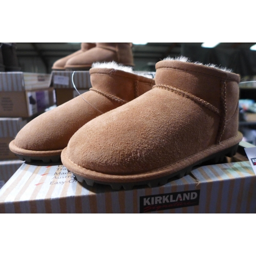 3064 - Pair of children's Kirkland Signature chestnut coloured Shearling boots - UK size C11 * this lot is ... 