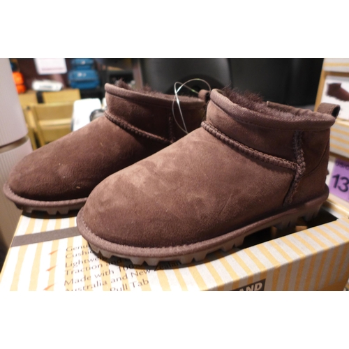 3088 - Pair of children's Kirkland Signature chocolate coloured Shearling boots - UK size C13 * this lot is... 