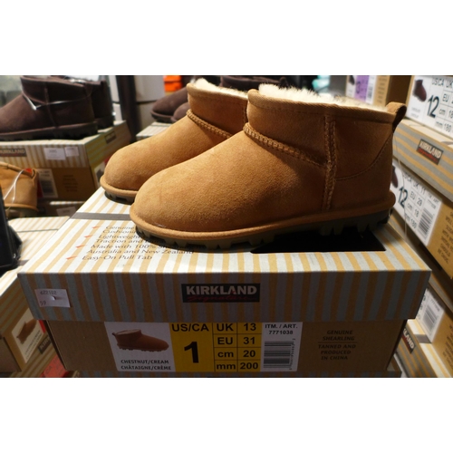 3091 - 2 Pairs of children's Kirkland Signature chestnut coloured Shearling boots - UK size C13 * this lot ... 