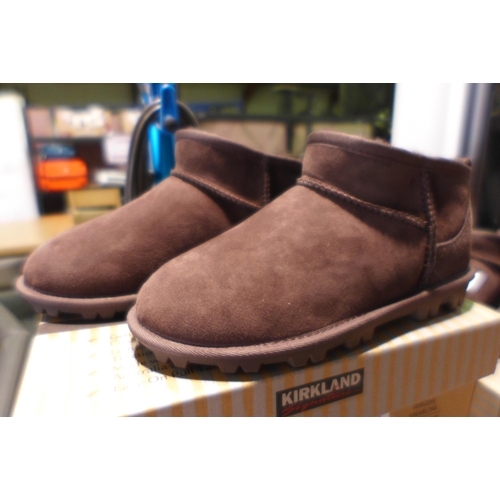 3106 - Pair of children's Kirkland Signature chocolate coloured Shearling boots - UK size C2 * this lot is ... 