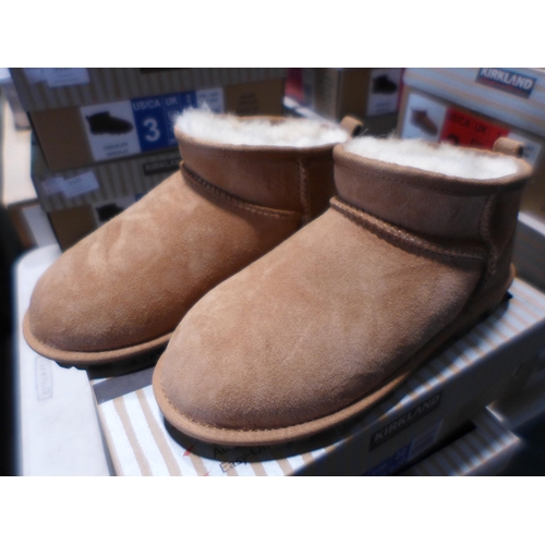 3107 - Pair of children's Kirkland Signature chestnut coloured Shearling boots - UK size C2 * this lot is s... 