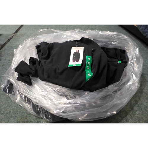 3208 - Quantity of women's Mondetta black crew neck long sleeve tops - mainly size XL * this lot is subject... 