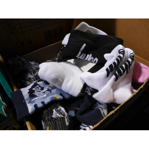 3261 - Assorted children's Hype socks - various sizes/colours, etc. * this lot is subject to VAT