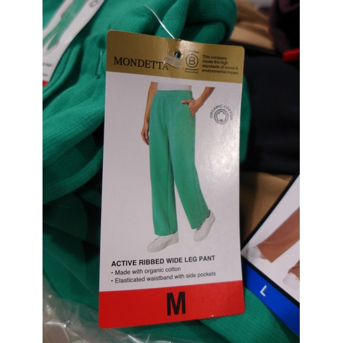 3270 - Assorted women's trousers - various sizes/styles, etc. * this lot is subject to VAT