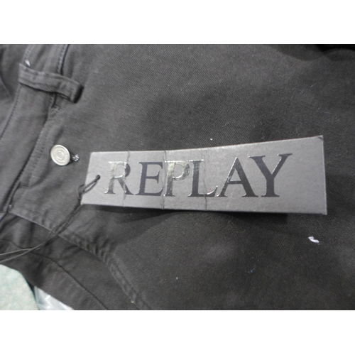 3287 - Quantity of men's black jeans including Replay - mixed size * this lot is subject to VAT