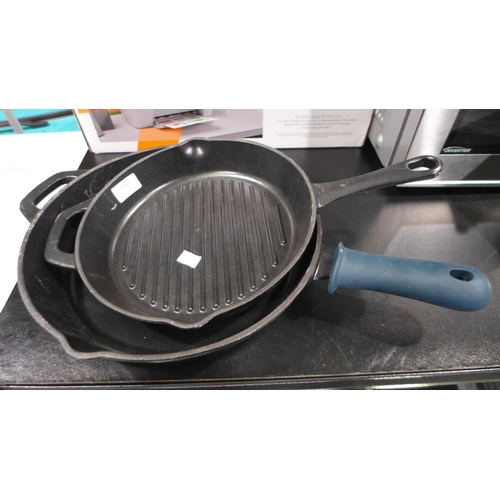 3321 - Tramontina cast Iron Pan Set (320-94) *This lot is subject to VAT