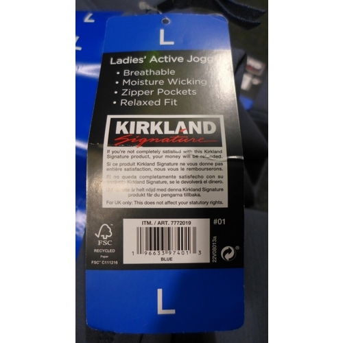 3036 - Quantity of women's Kirkland Signature blue 