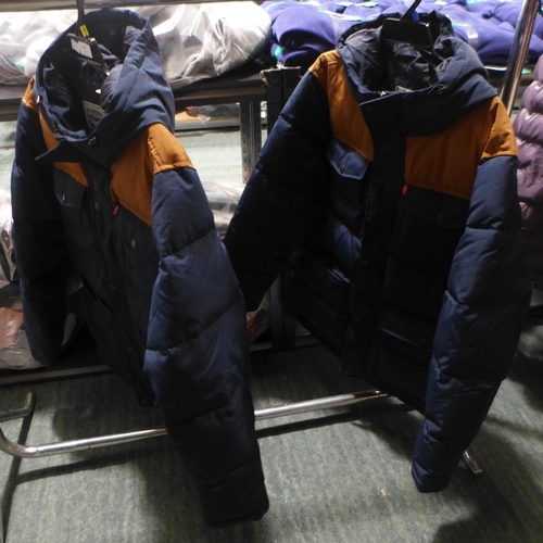 3347 - Two men's hooded Levi coats - both size XL * this lot is subject to VAT