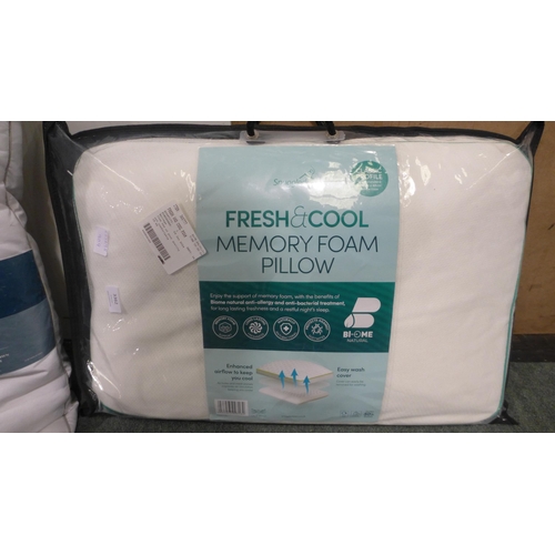 3362 - Snuggledown Fresh Memory Foam Pillow & Hotel Grand Down Pillows  (317-63,131/909) *This lot is subje... 