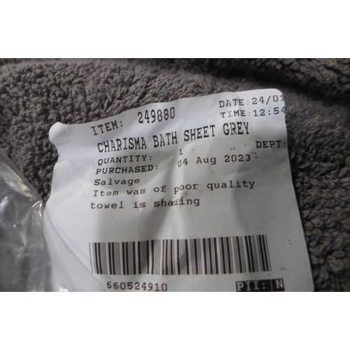 3229 - Assorted Towels - various sizes/colours (317-136/905) *This lot is subject to VAT